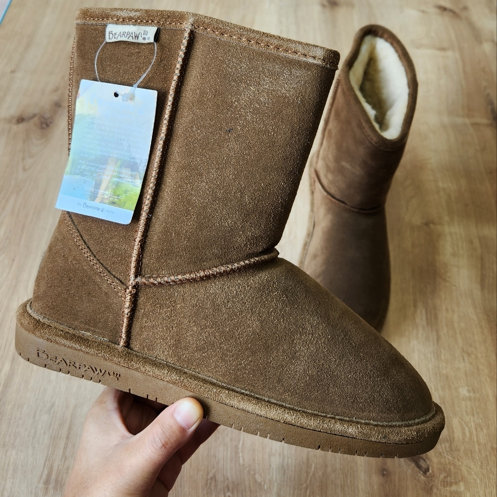 NWT UNISEX BEARPAW YOUTH SIZE 5
